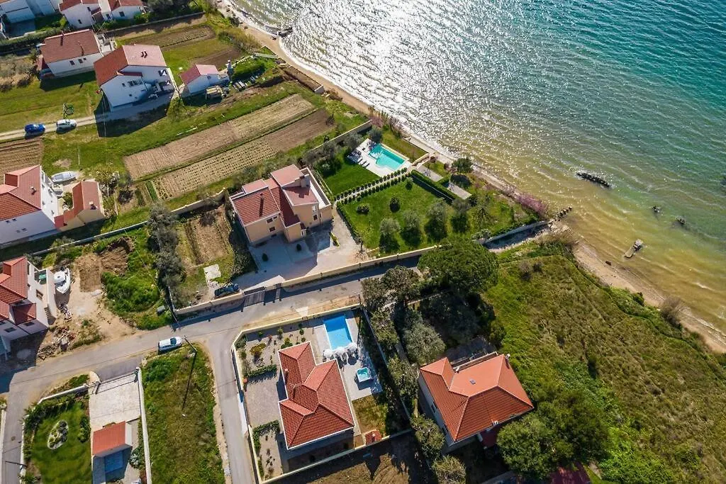 Villa Mattina, With Heated Pool And Jacuzzi Privlaka