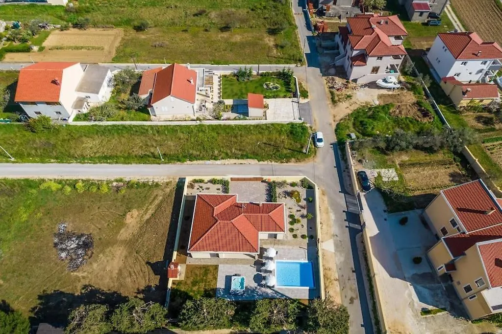 Villa Mattina, With Heated Pool And Jacuzzi Privlaka  0*, Privlaka (Zadar) Croatia