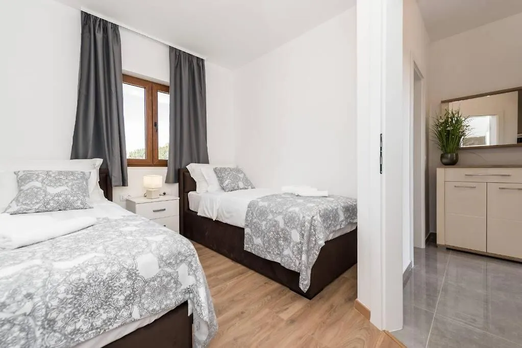 Villa Mattina, With Heated Pool And Jacuzzi Privlaka  Croatia