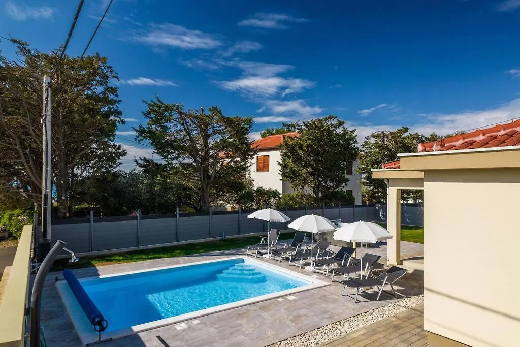 Villa Mattina, With Heated Pool And Jacuzzi Privlaka  Croatia
