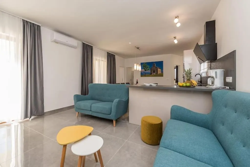 Villa Mattina, With Heated Pool And Jacuzzi Privlaka  Croatia