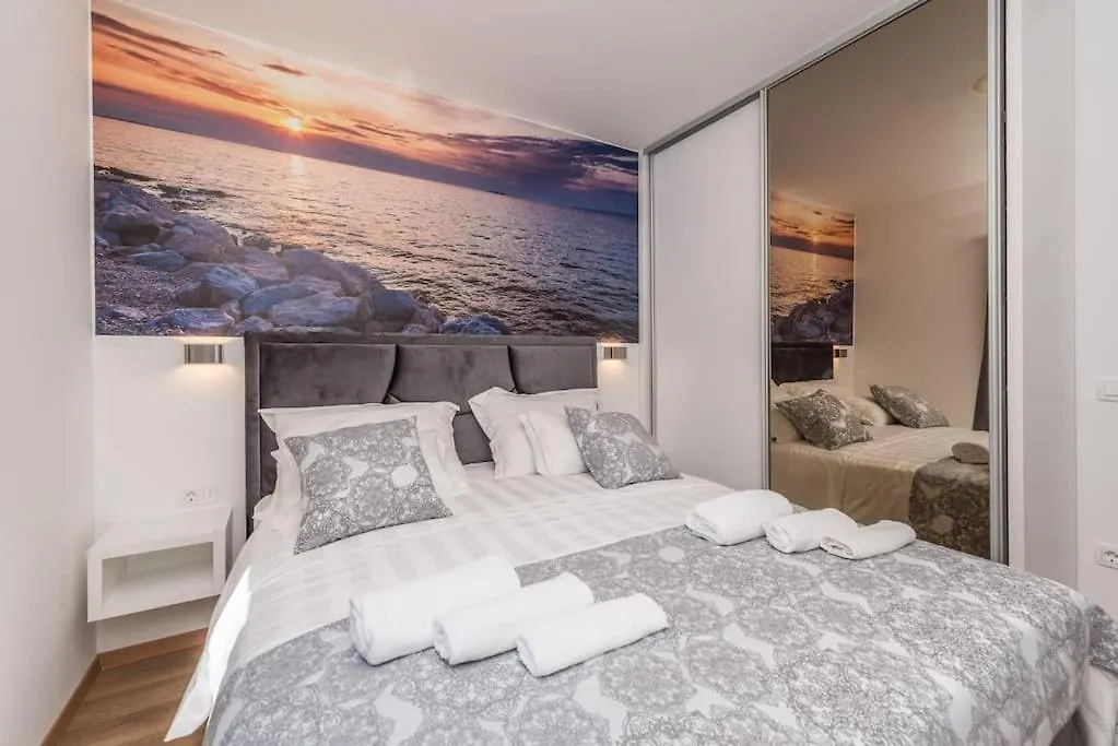 Villa Mattina, With Heated Pool And Jacuzzi Privlaka  0*, Privlaka (Zadar)