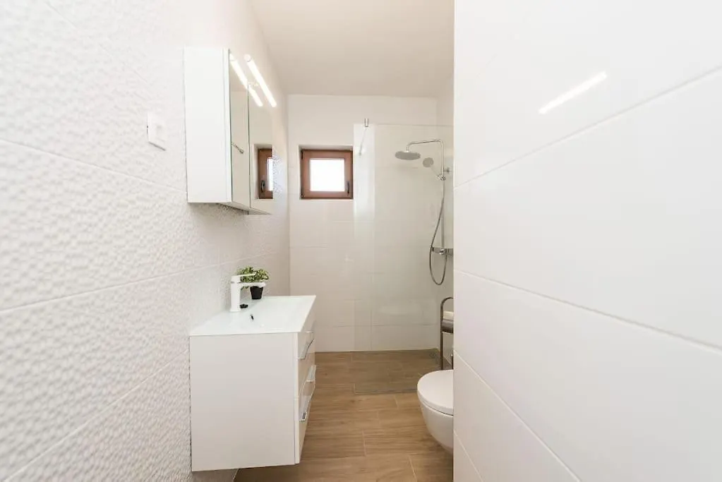 Villa Mattina, With Heated Pool And Jacuzzi Privlaka  Privlaka (Zadar)