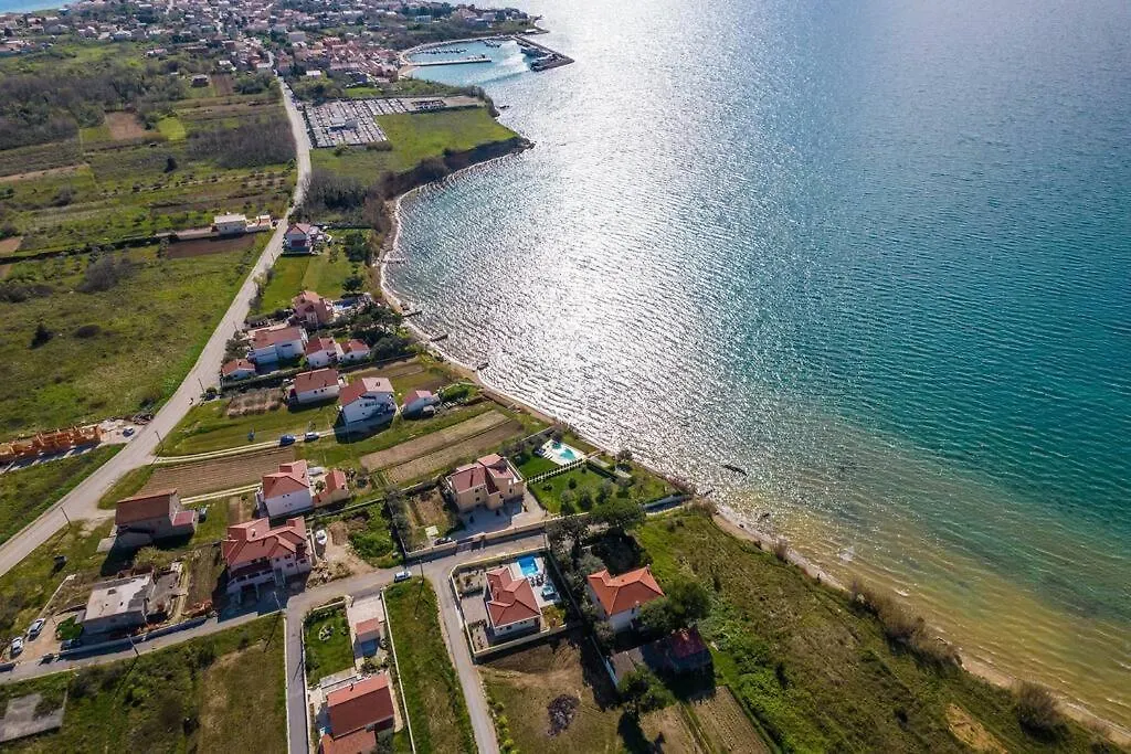 Villa Mattina, With Heated Pool And Jacuzzi Privlaka  0*, Privlaka (Zadar) Croatia