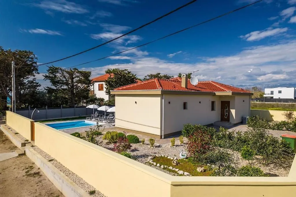 Villa Mattina, With Heated Pool And Jacuzzi Privlaka   Privlaka (Zadar)