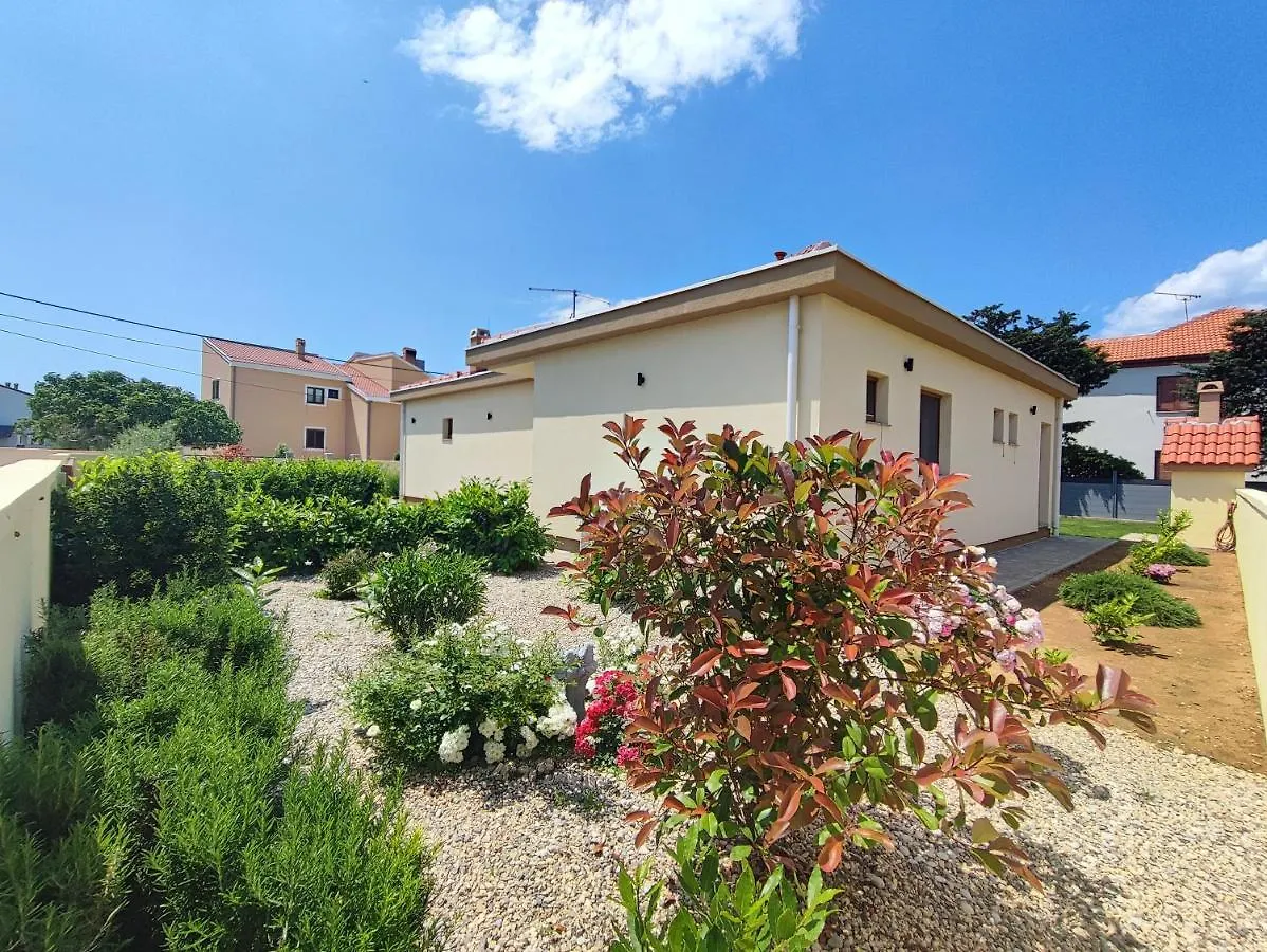 Villa Mattina, With Heated Pool And Jacuzzi Privlaka   Privlaka (Zadar)